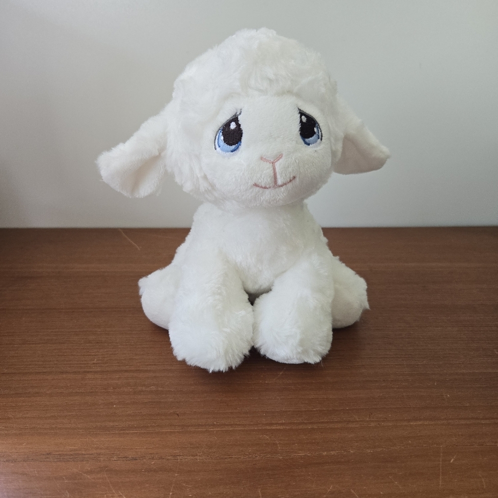 Precious Moments 2016 Share The Gift Of Love Lamb Aurora World Plush